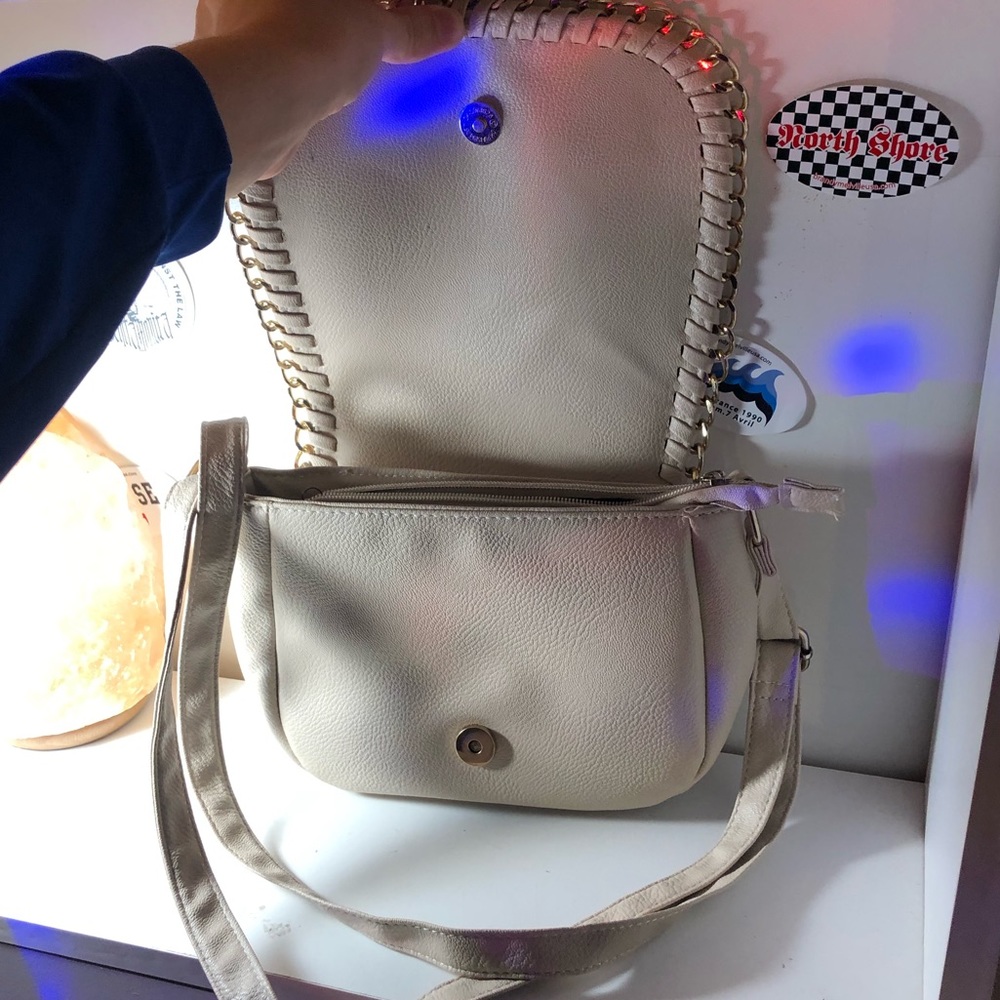 CHARLOTTE RUSSE Crossbody Bag - Picture 6 of 9